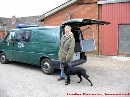 Politisk bøn Suri Narkohunde i Tarm - Specialdogs